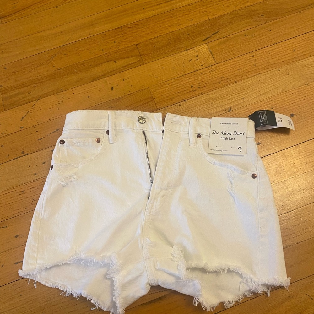 NWT Abercrombie White Jean Mom Shorts